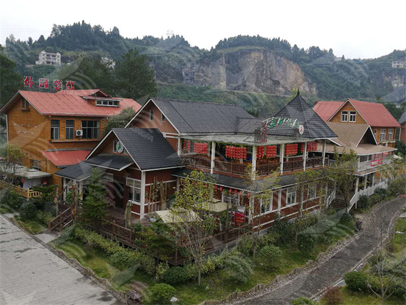 选择大连合成树脂瓦，为南方屋顶雨季防水护航